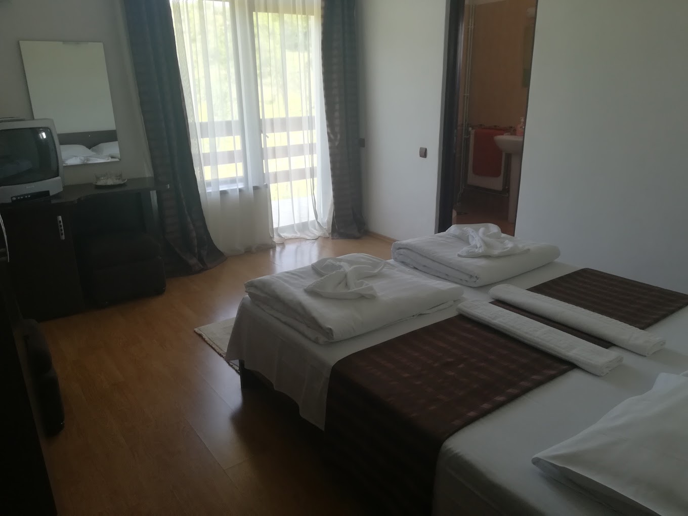 NOU pensiune in Cisnadioara, 11 km de Sibiu, 21 km Paltinis organizam Craciun si Revelion