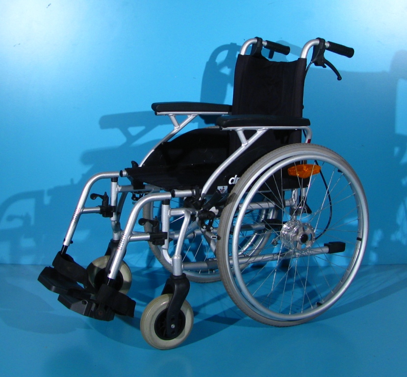 Scaun cu rotile din aluminiu – Drive