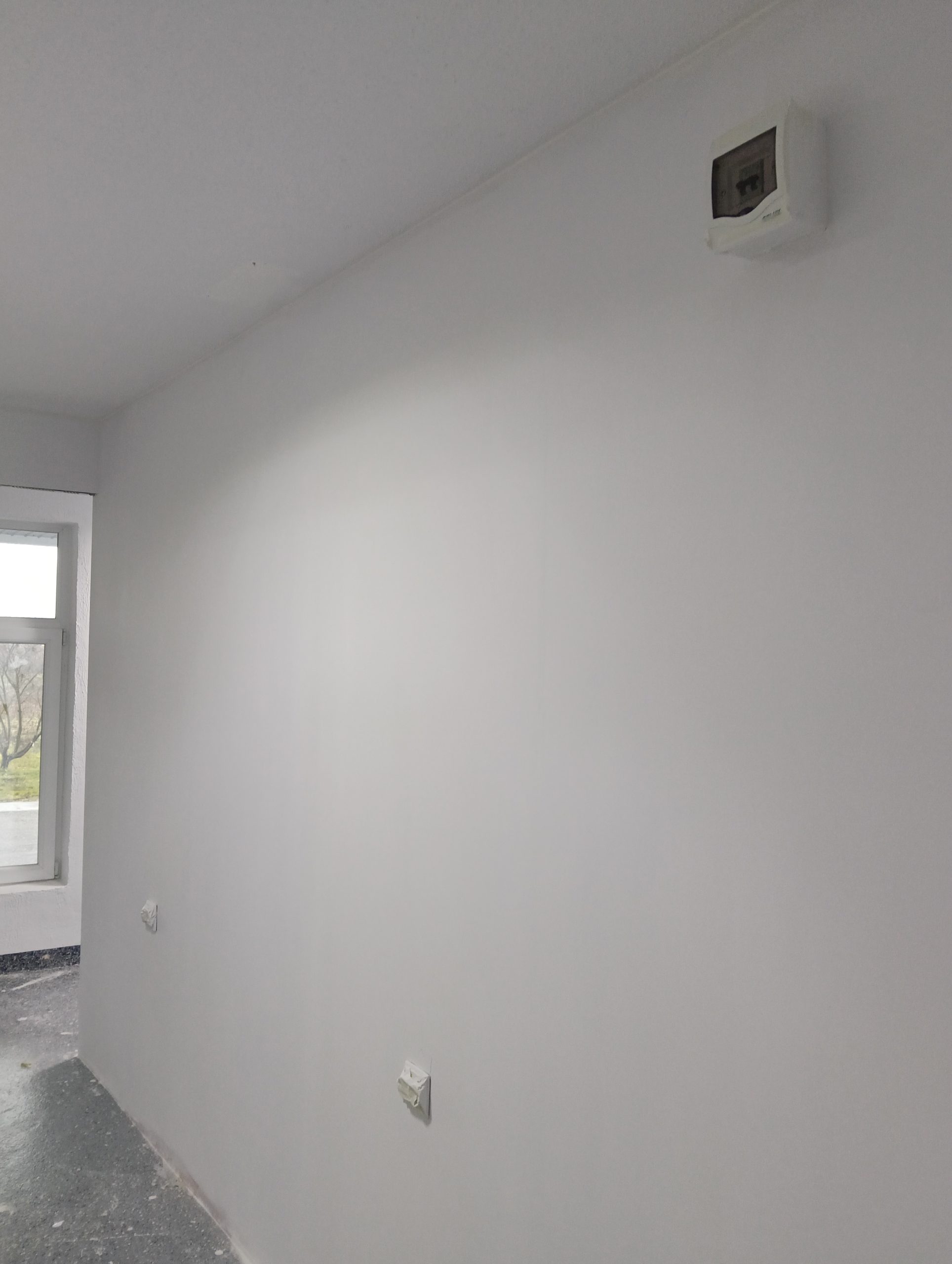 Execut lucrări de finisaje interioare și exterioare