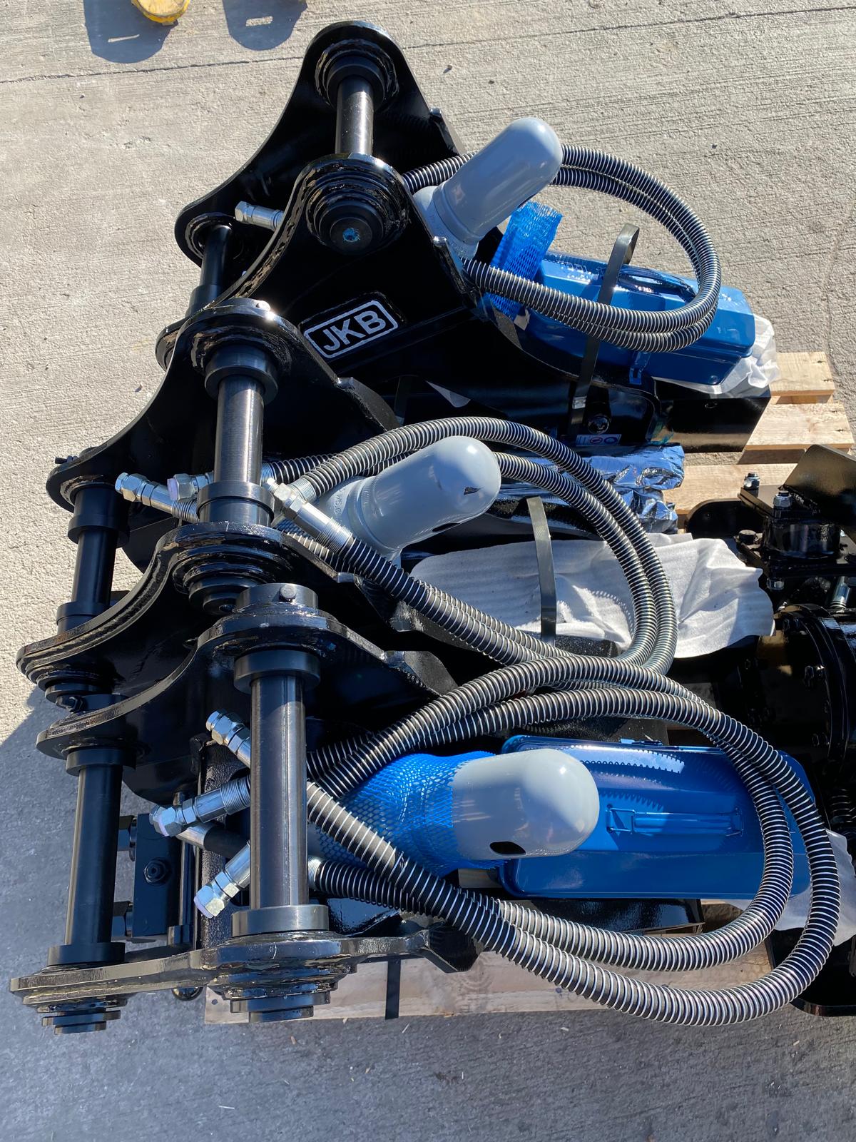 Picon hidraulic pentru buldoexcavatoare si excavatoare stoc!