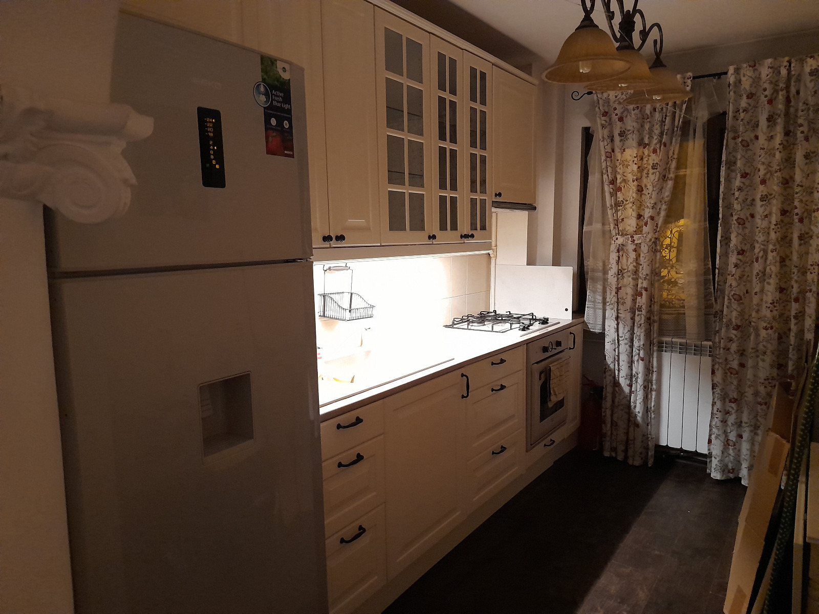 Apartament cu 2 camere, decomandat, cu parcare, București, Teiuș, proprietar.