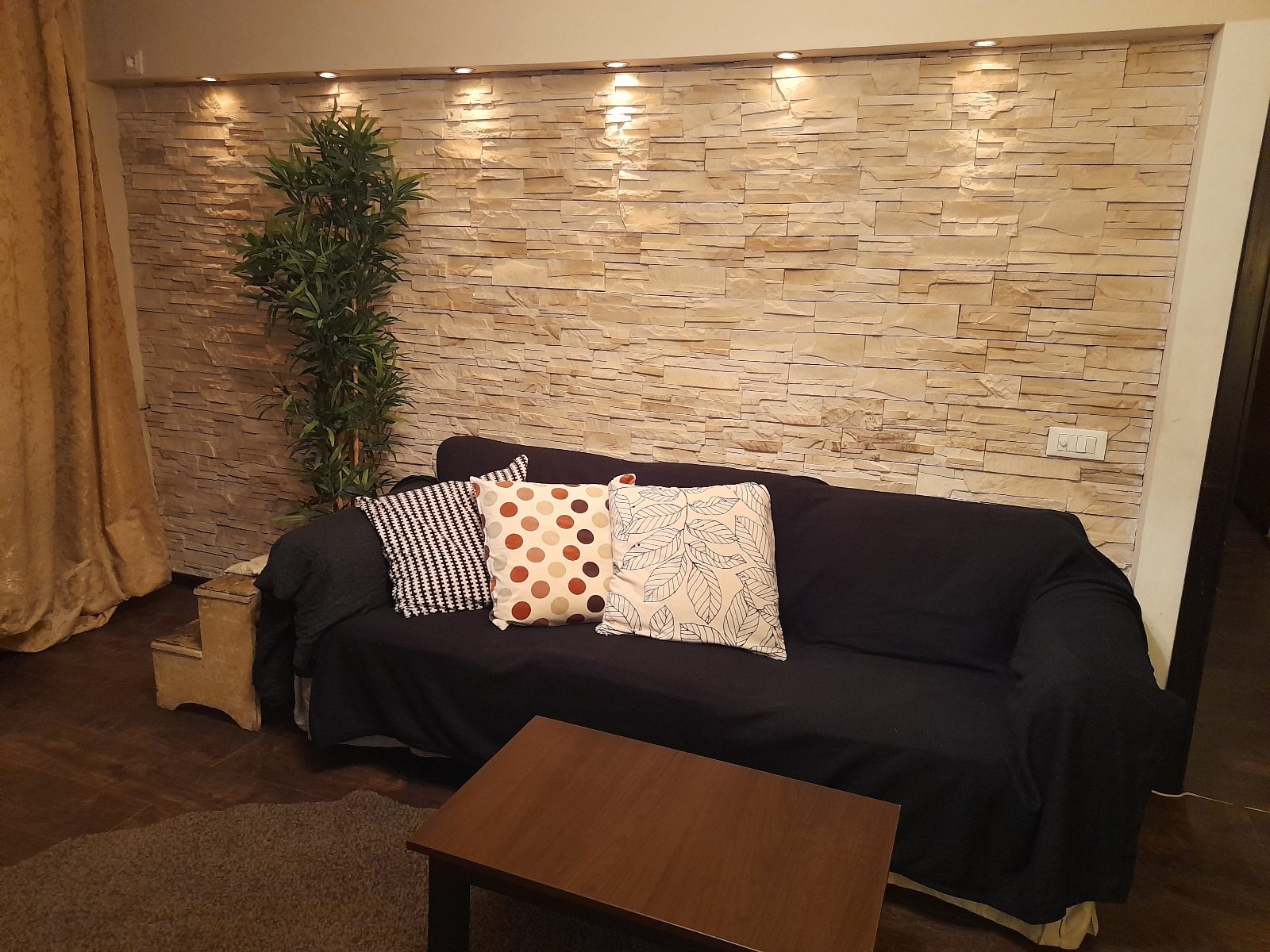 Apartament cu 2 camere, decomandat, cu parcare, București, Teiuș, proprietar.