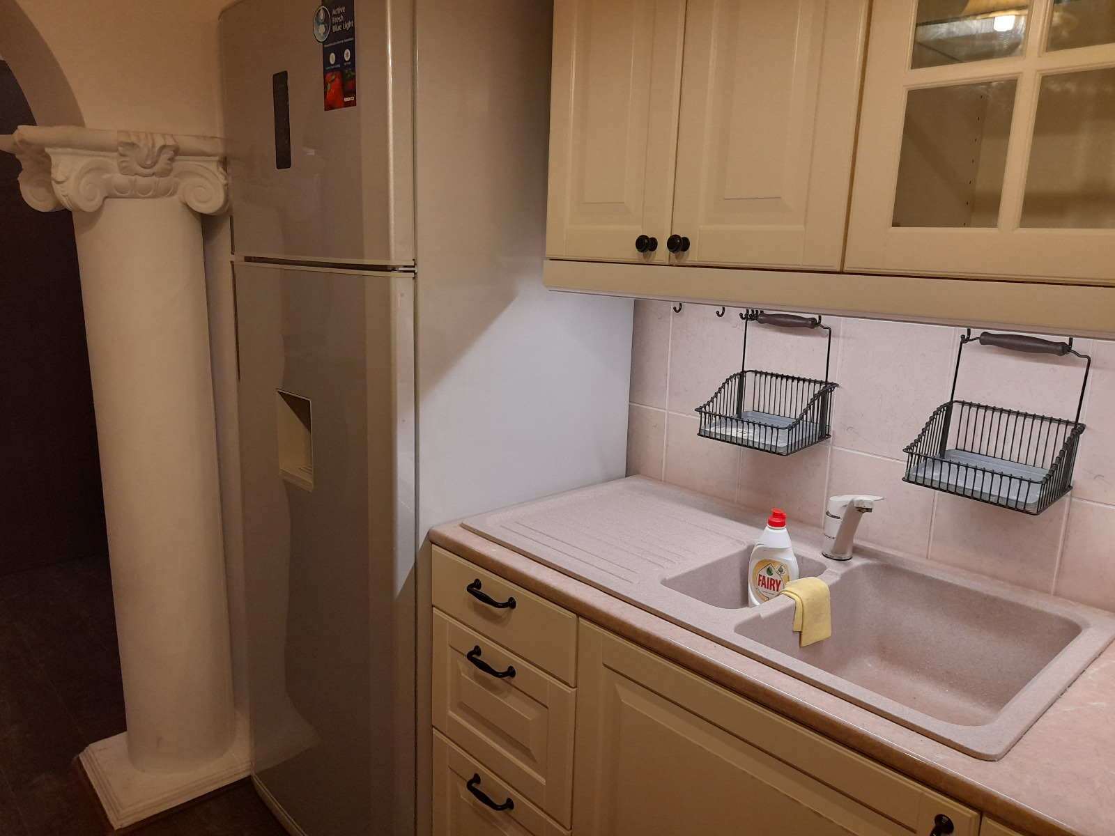 Apartament cu 2 camere, decomandat, cu parcare, București, Teiuș, proprietar.