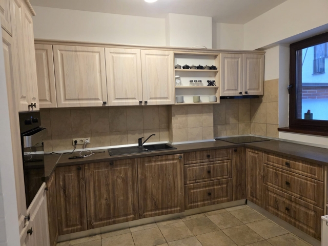 Inchiriez apartament 3 camere,95mp, Bucuresti, zona Parcul Mihai I, 1.300euro