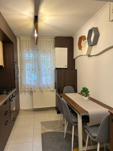 Apartament 4 camere decomandat, 80mp, zona Fizicienilor, 175.000euro