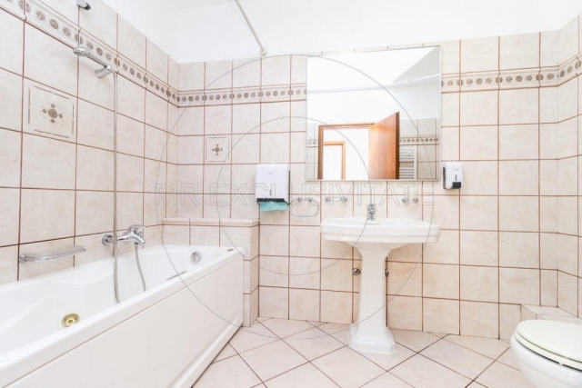 Inchiriez spatiu de birouri, zona Aviatorilor, 125mp, 1.875euro