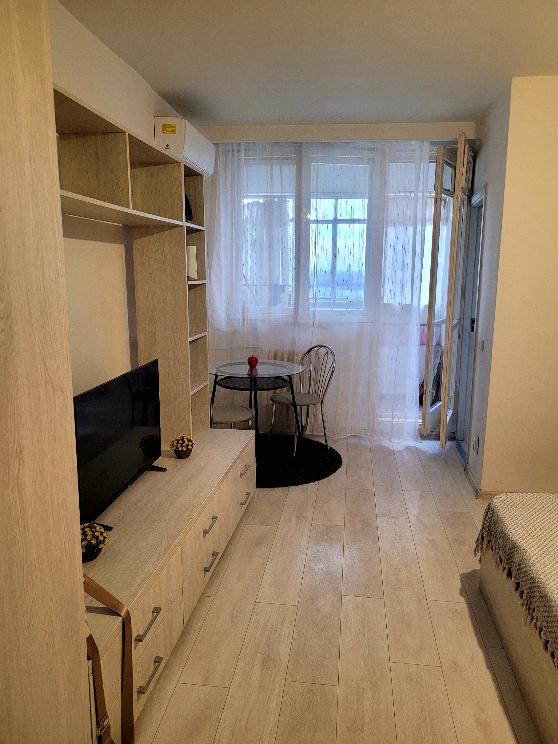 Inchiriez garsoniera metrou Costin Georgian