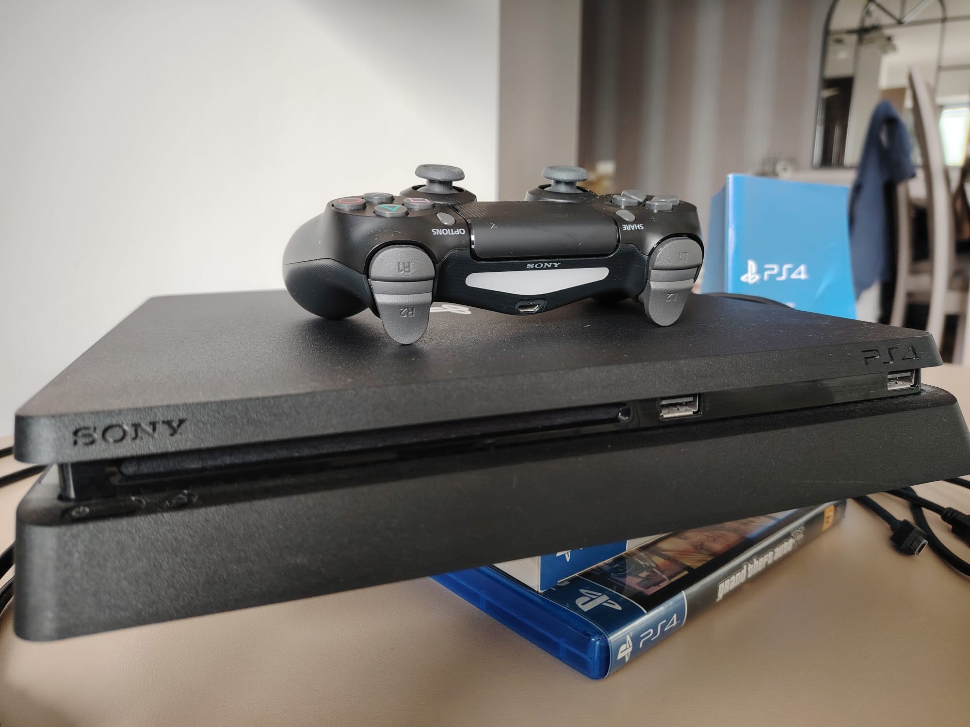 Consola PlayStation 4 Black 500Gb Slim (f. putin folosita, ca noua)
