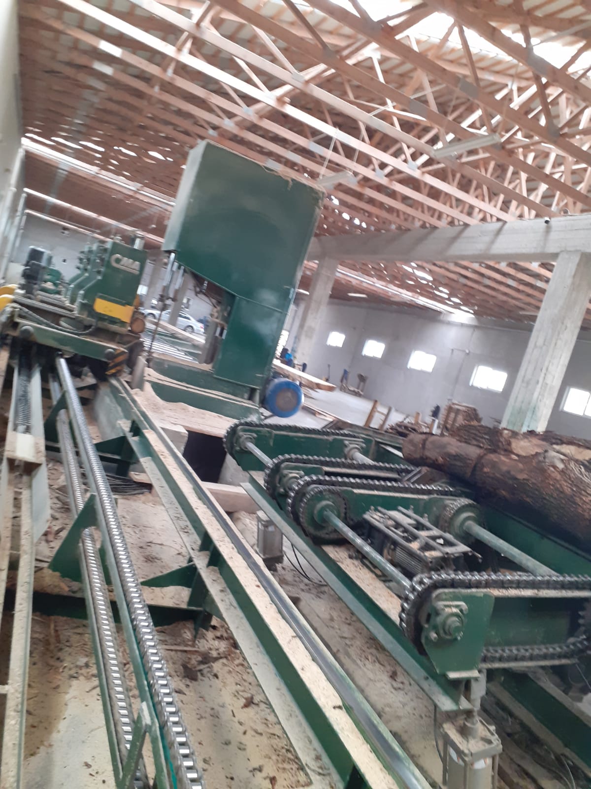 Utilaj industrial pentru debitare cherestea