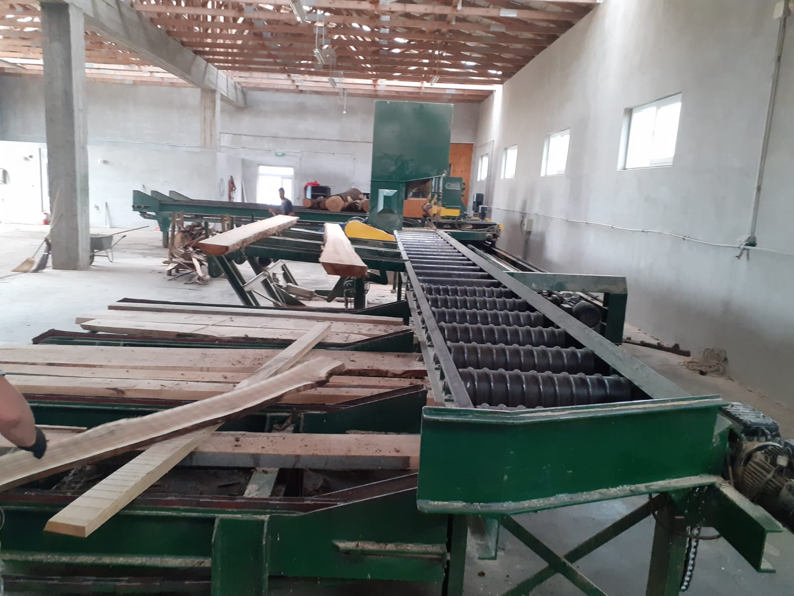 Utilaj industrial pentru debitare cherestea