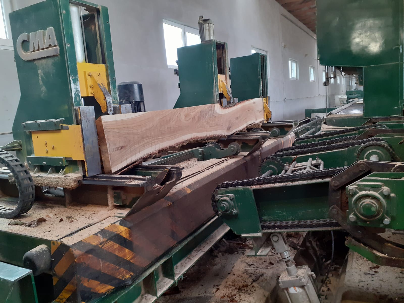 Utilaj industrial pentru debitare cherestea