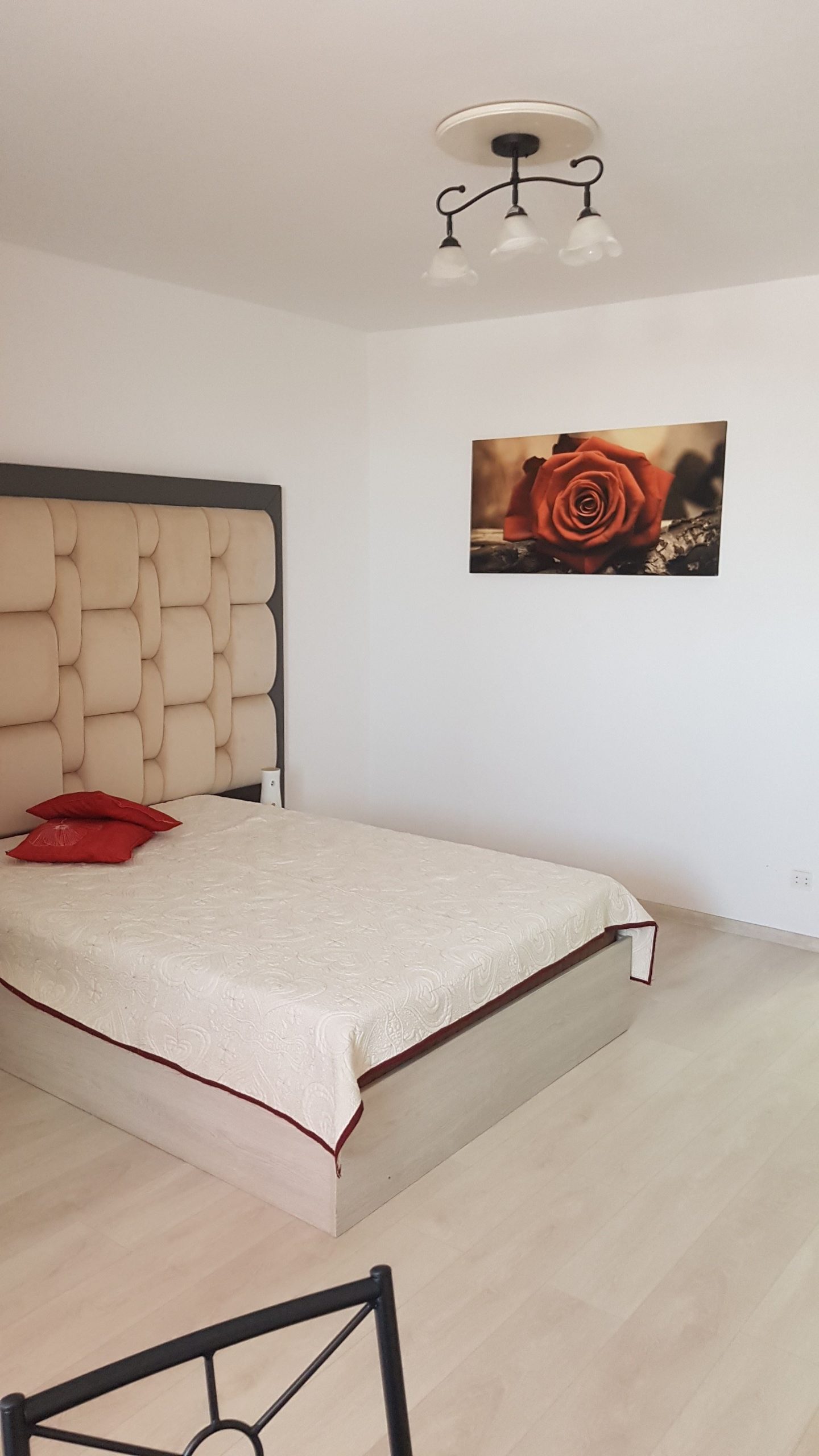 Inchiriez garsoniera metrou Costin Georgian