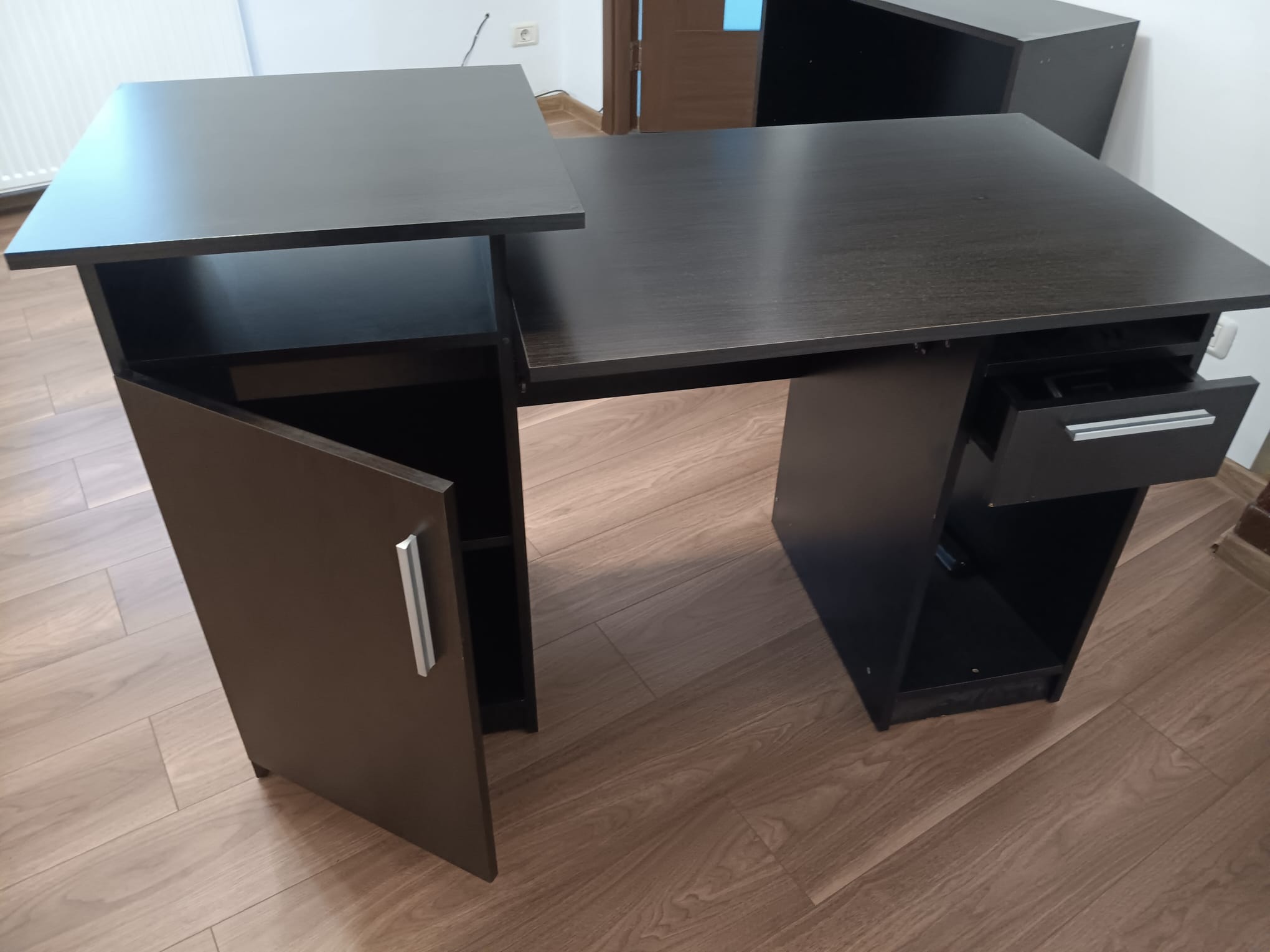 Birouri si scaune pentru sali de curs /conferinte