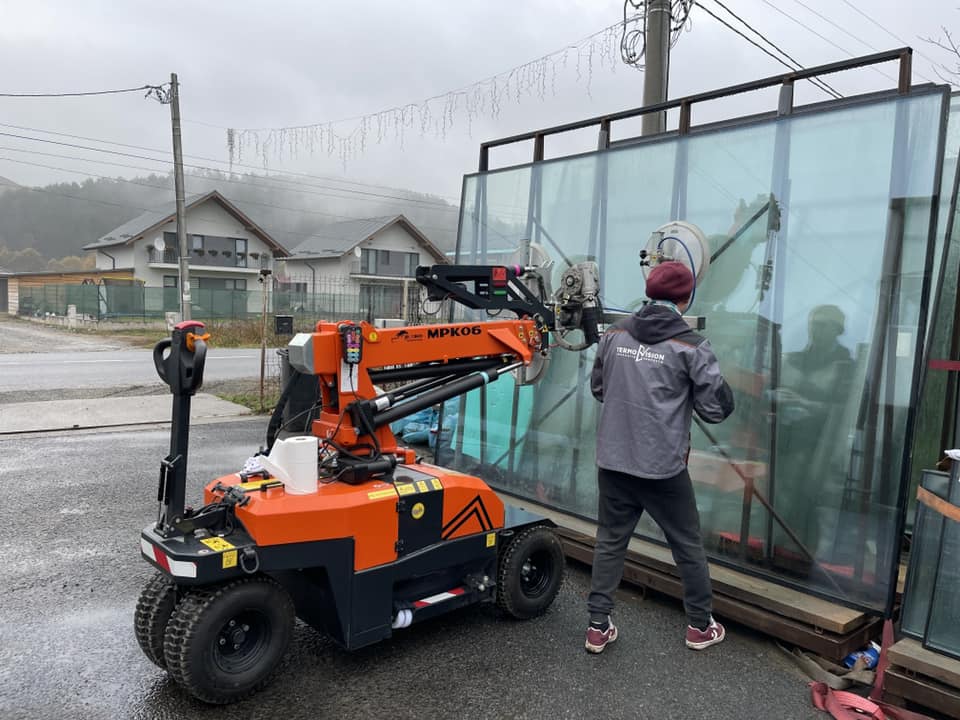 Vanzare robot pentru sticla