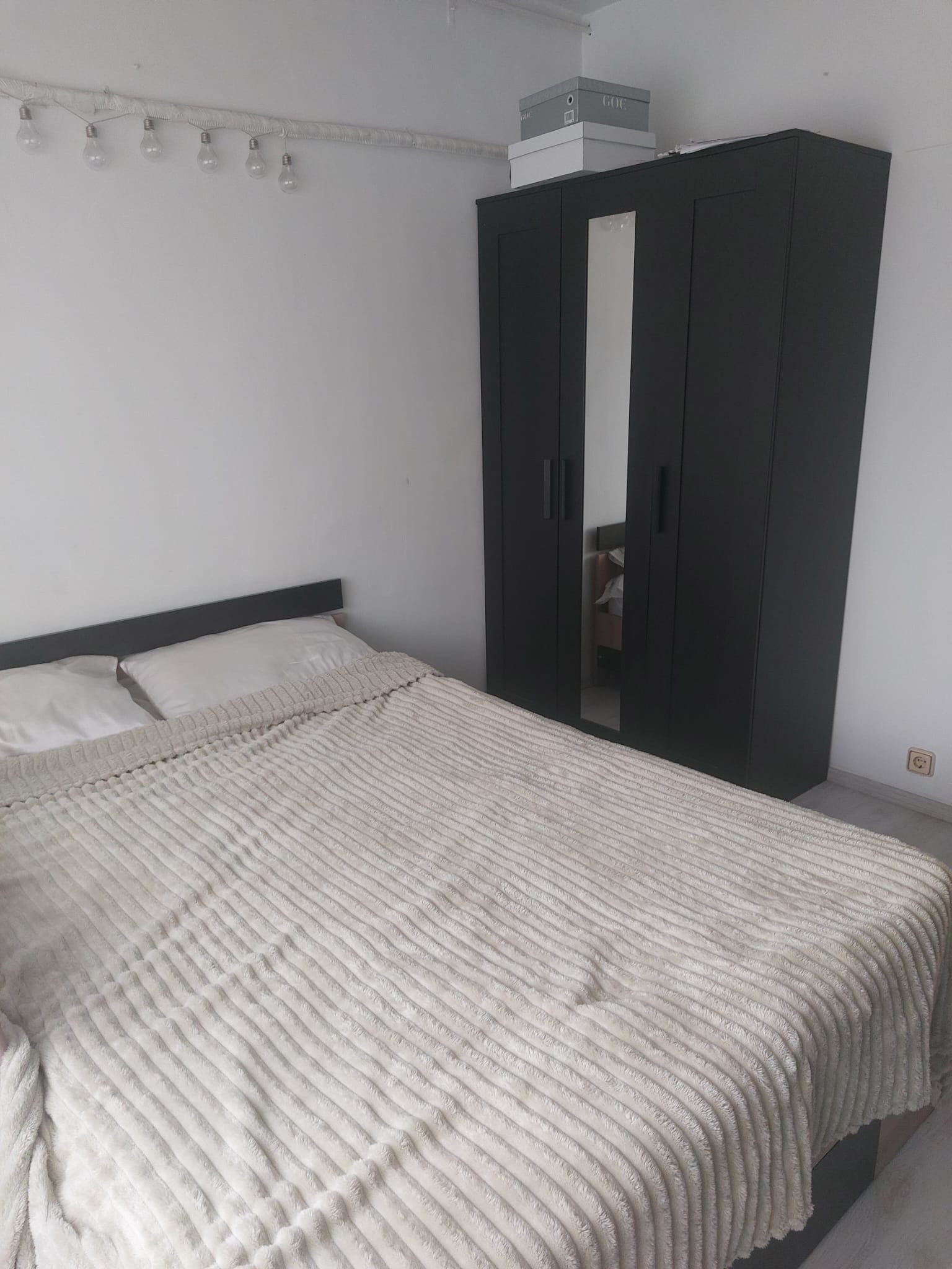 Închiriez apartament