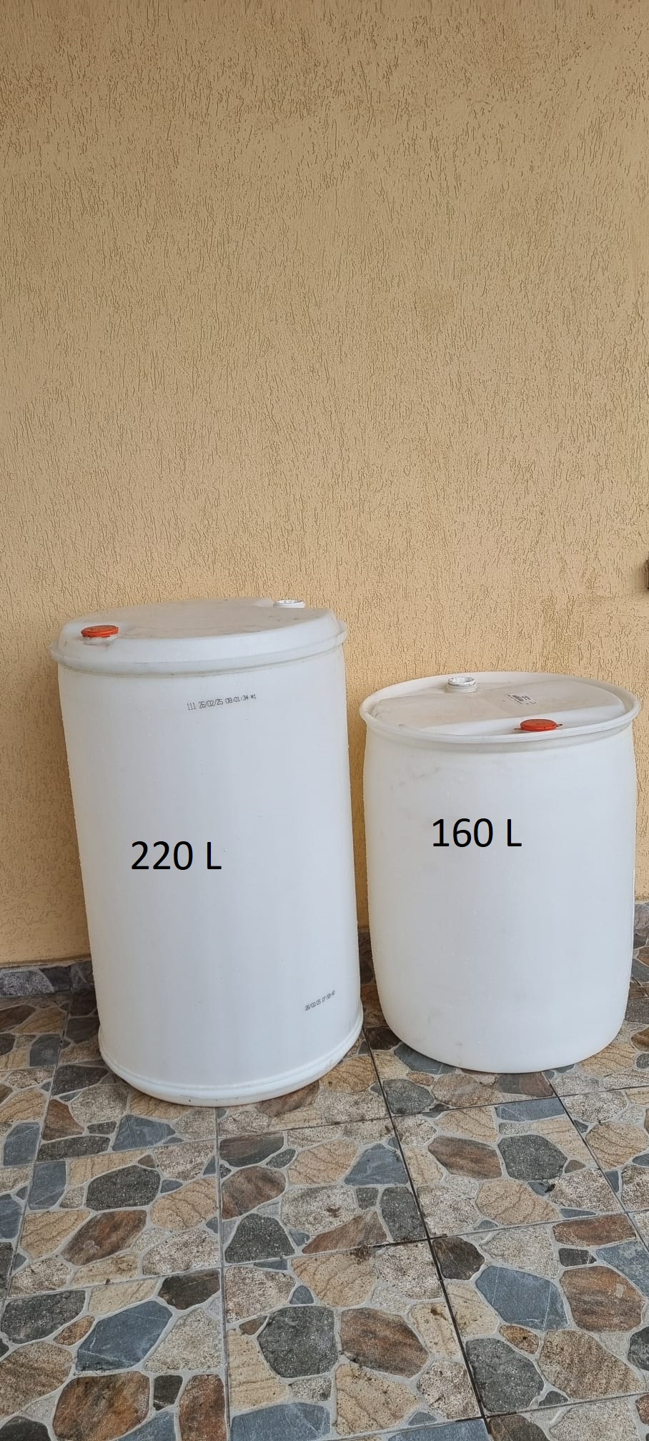 Butoi / Bidon Plastic alb cu Bușon 160L si 220L