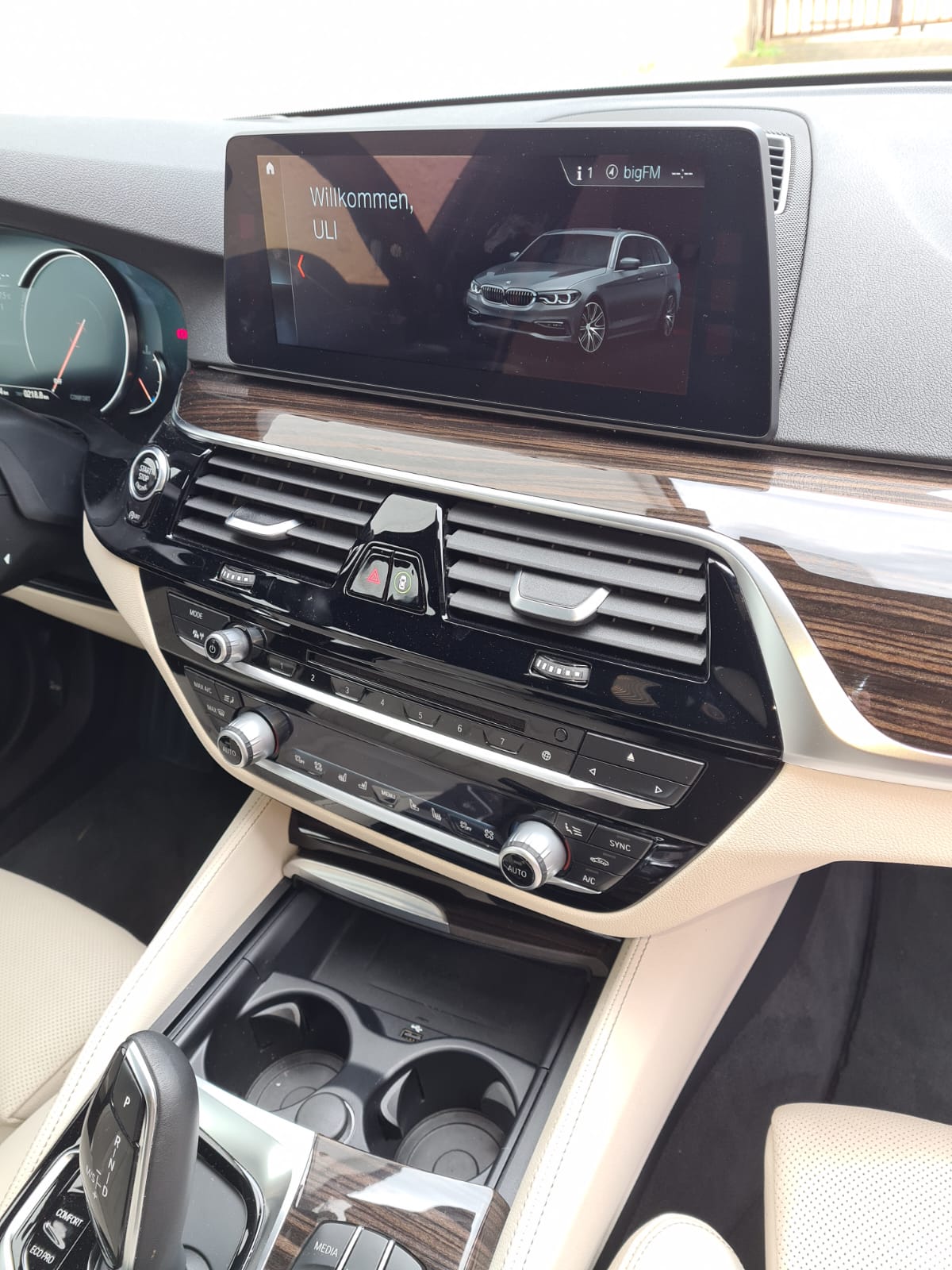 Buna vand urgent BMW 530D