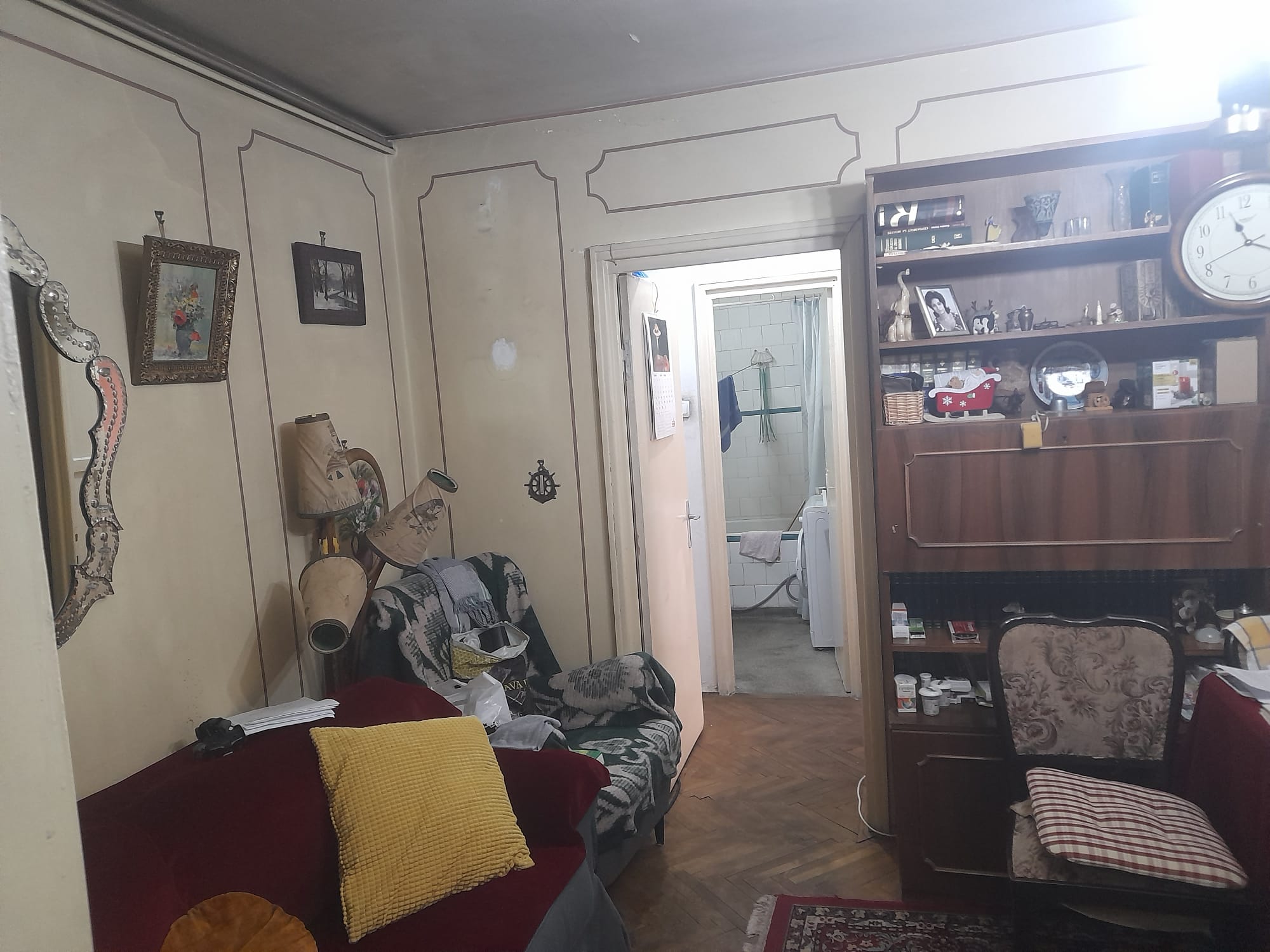 Vând apartament 3 camere Pajura sectorul 1