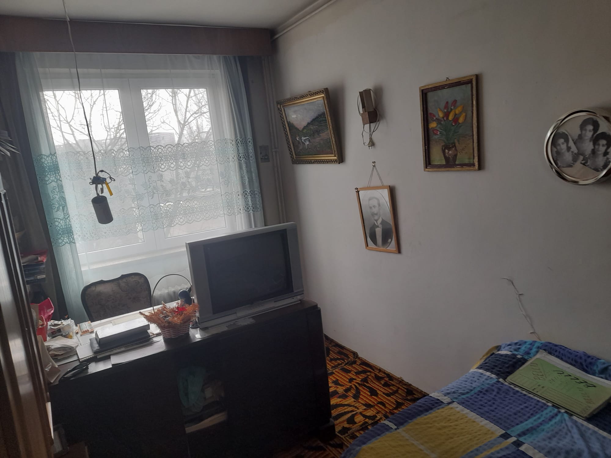 Vând apartament 3 camere Pajura sectorul 1