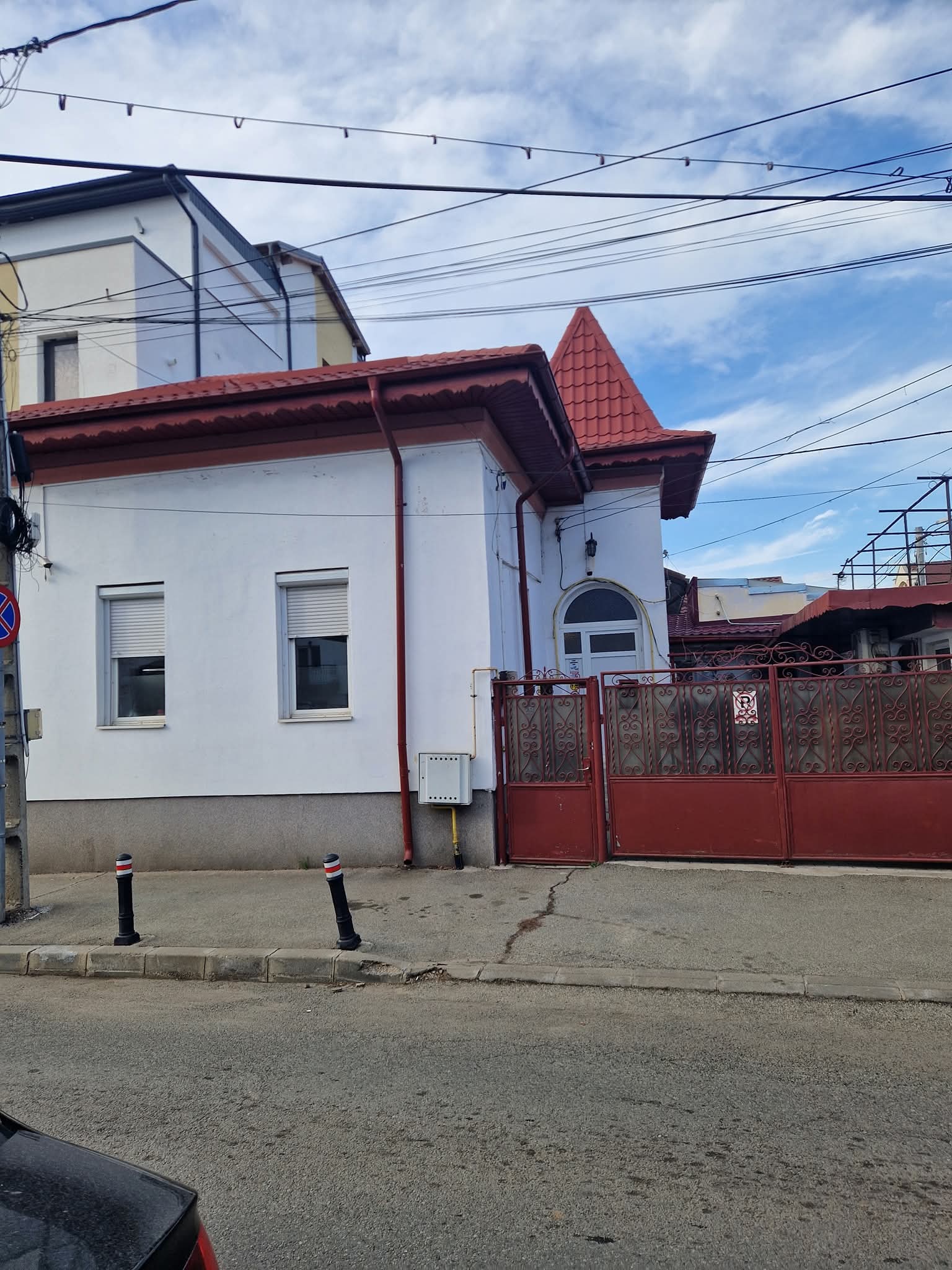 Închiriez casa spatiu comercial vis-a-vis de intrarea in Piata Centrala Craiova