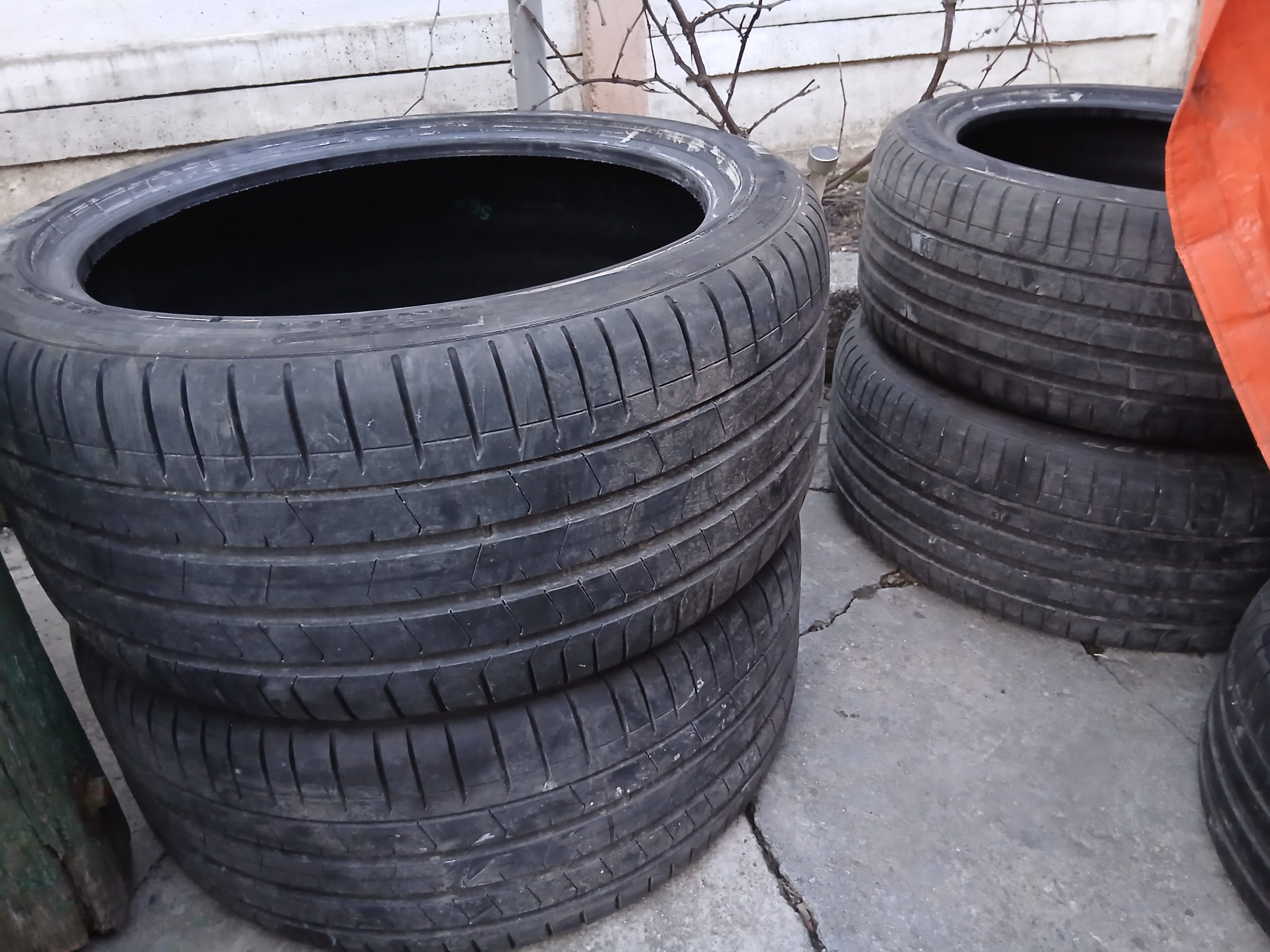 Set anvelope 315 35 R21 111Y 275 40 R21 107Y Runflat Pirelli Pzero