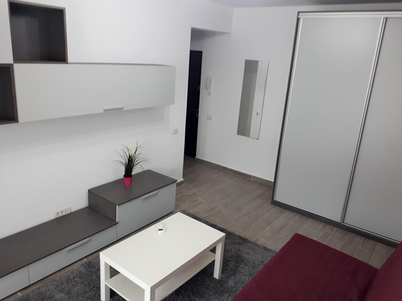 de inchiriat apartament de doua camere Militari Residence