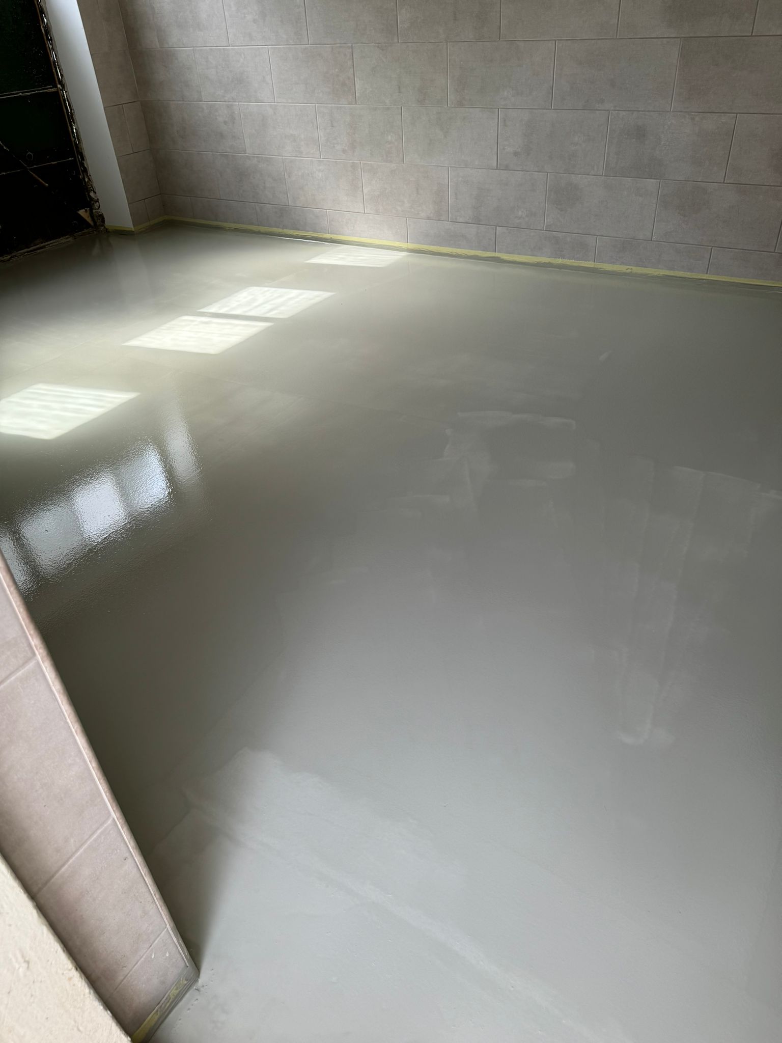 Epoxy Floor- pardoseala epoxidica – unicolor, combinatii de culori