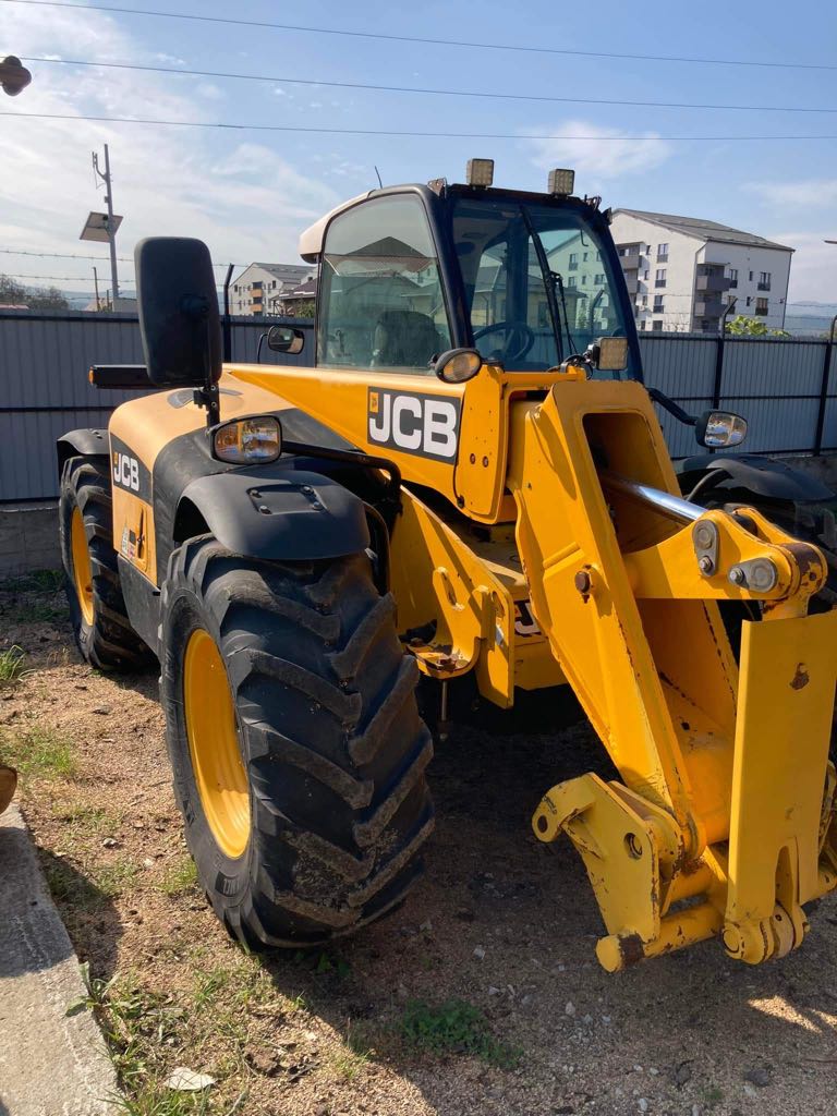 Incarcator frontal jcb de vanzare 30000e usor negociabil sunati 0744709684