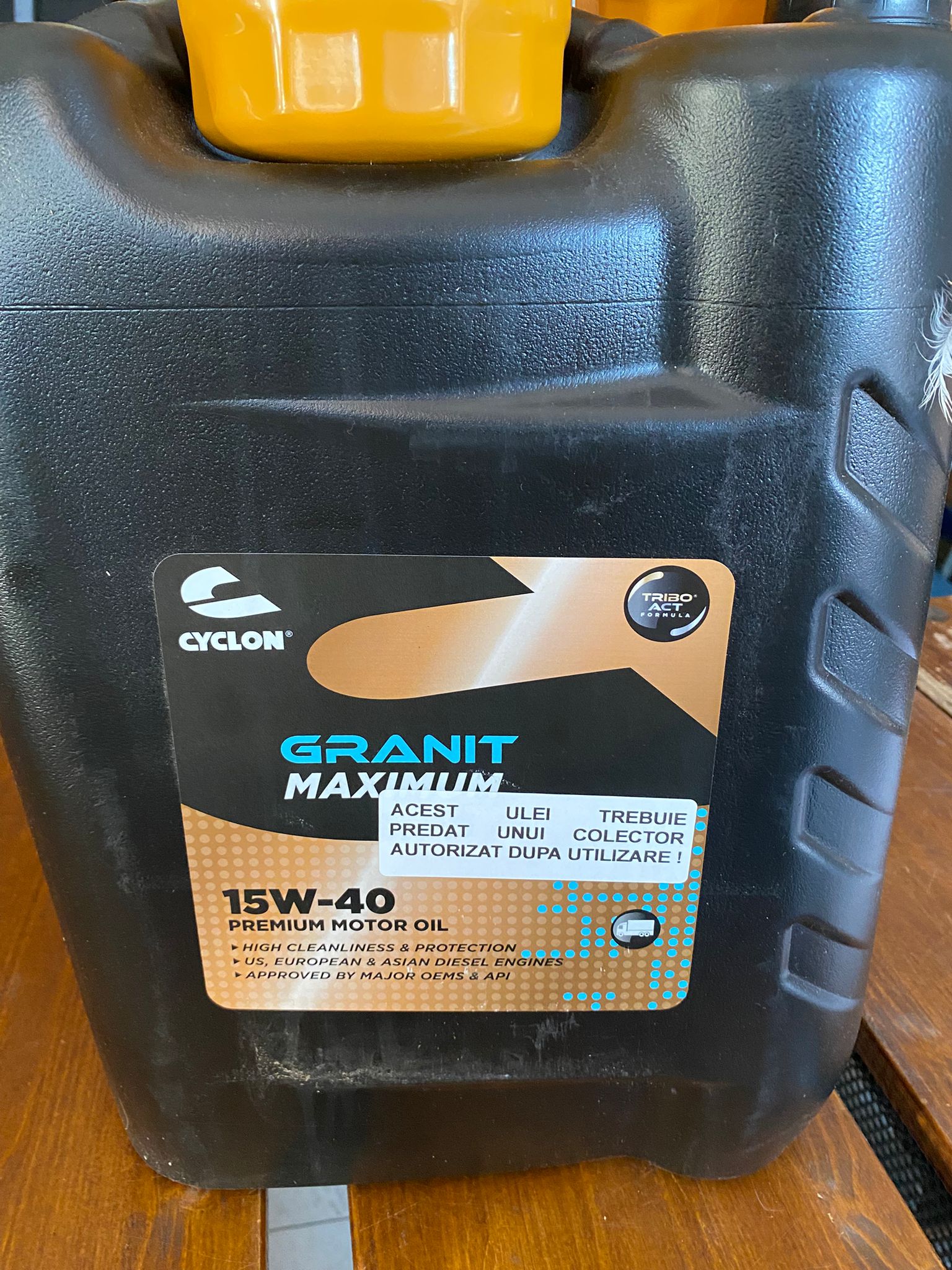 Oferta de ulei motor 15W40 cu filtru de motor GRATUIT