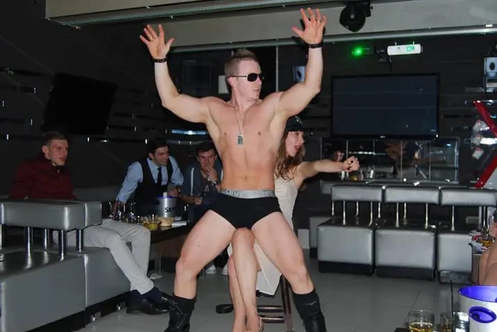 Stripperi,Dansatori
