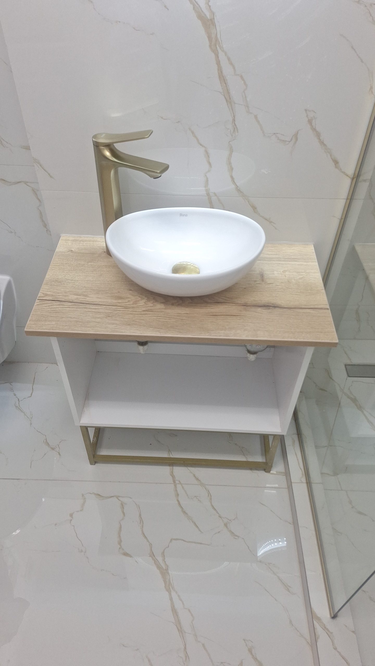 Instalator sanitare,termice si electrice