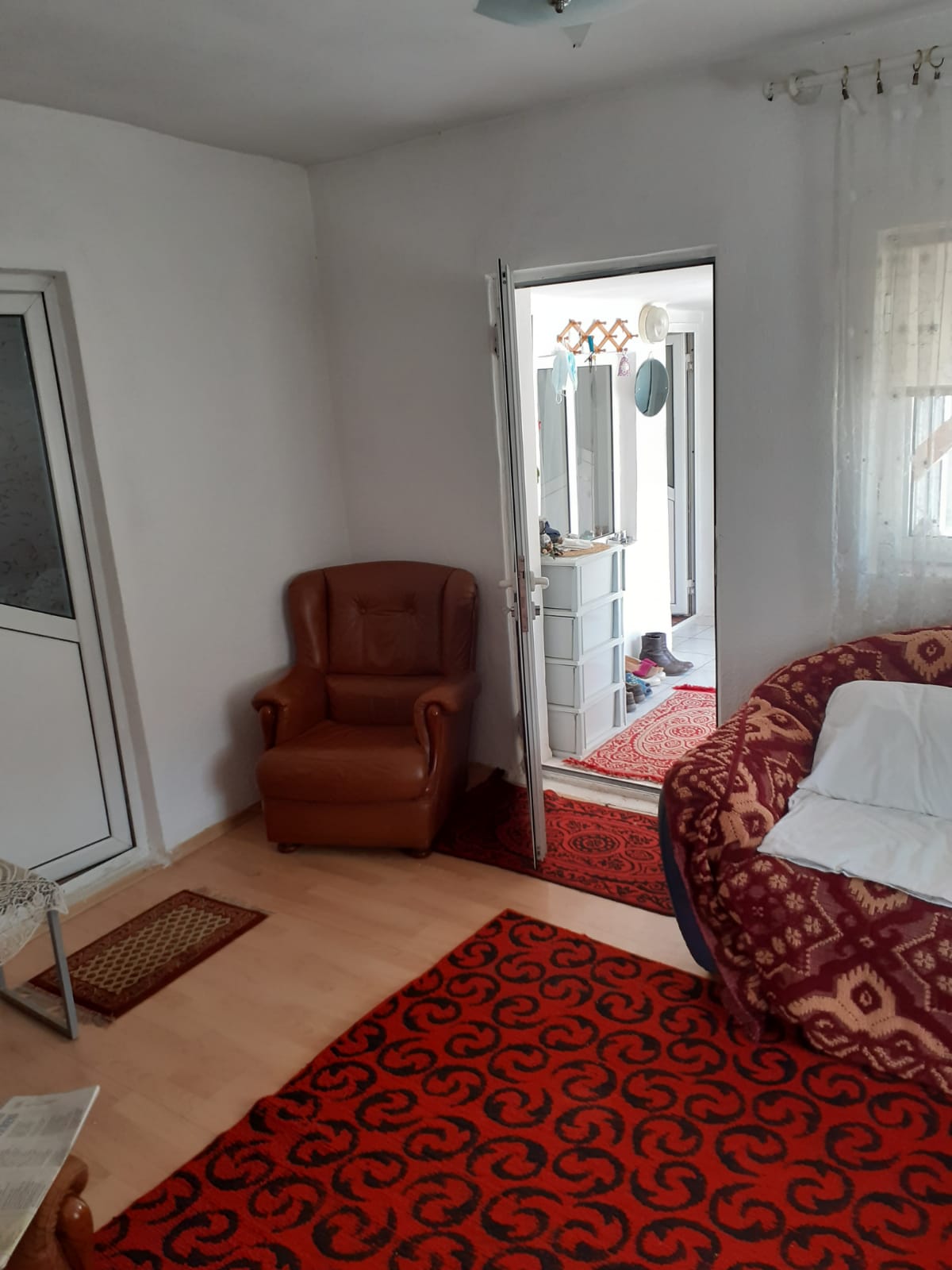 Casa de vanzare in Cocorastii Caplii, la 7 km de Campinae