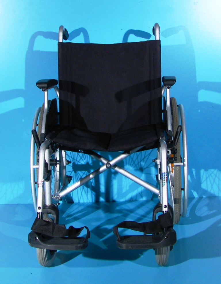 Scaun cu rotile Drive – latime sezut 48 cm