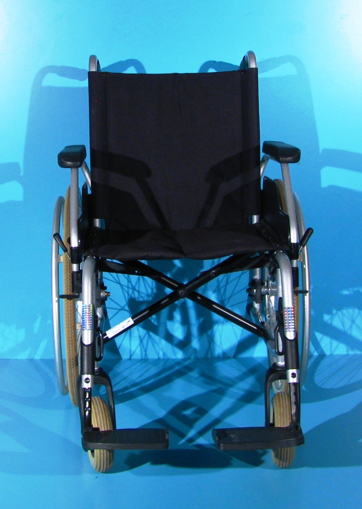 Scaun cu rotile Meyra – latime sezut 46 cm