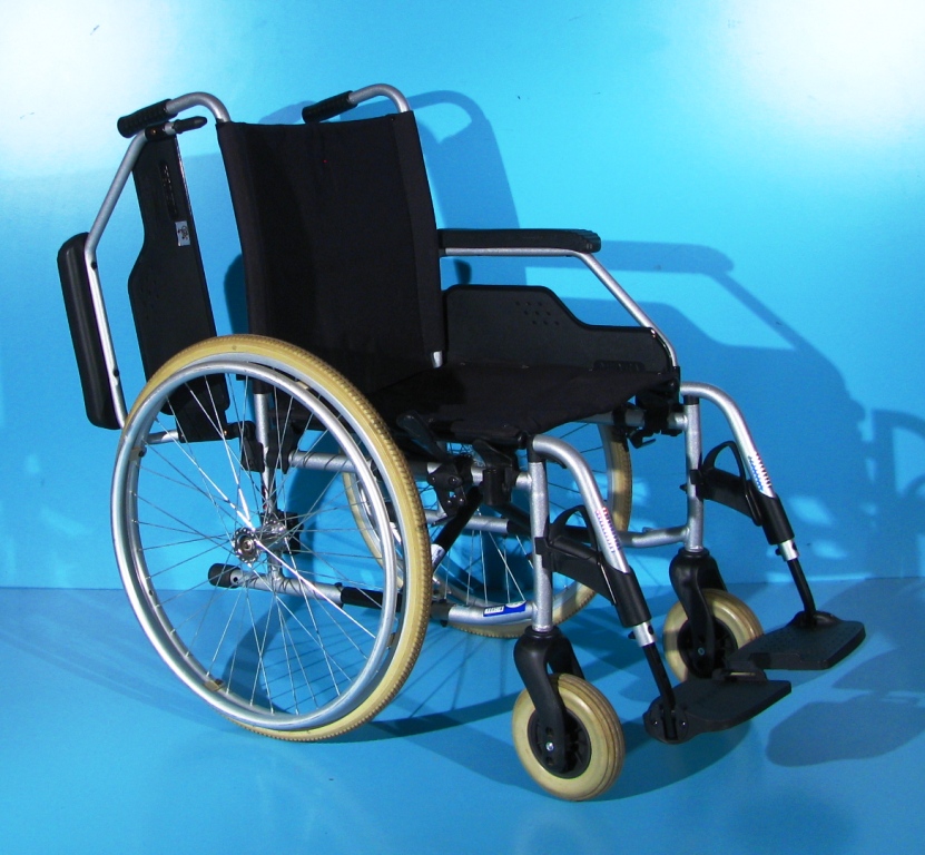 Scaun cu rotile Meyra – latime sezut 46 cm