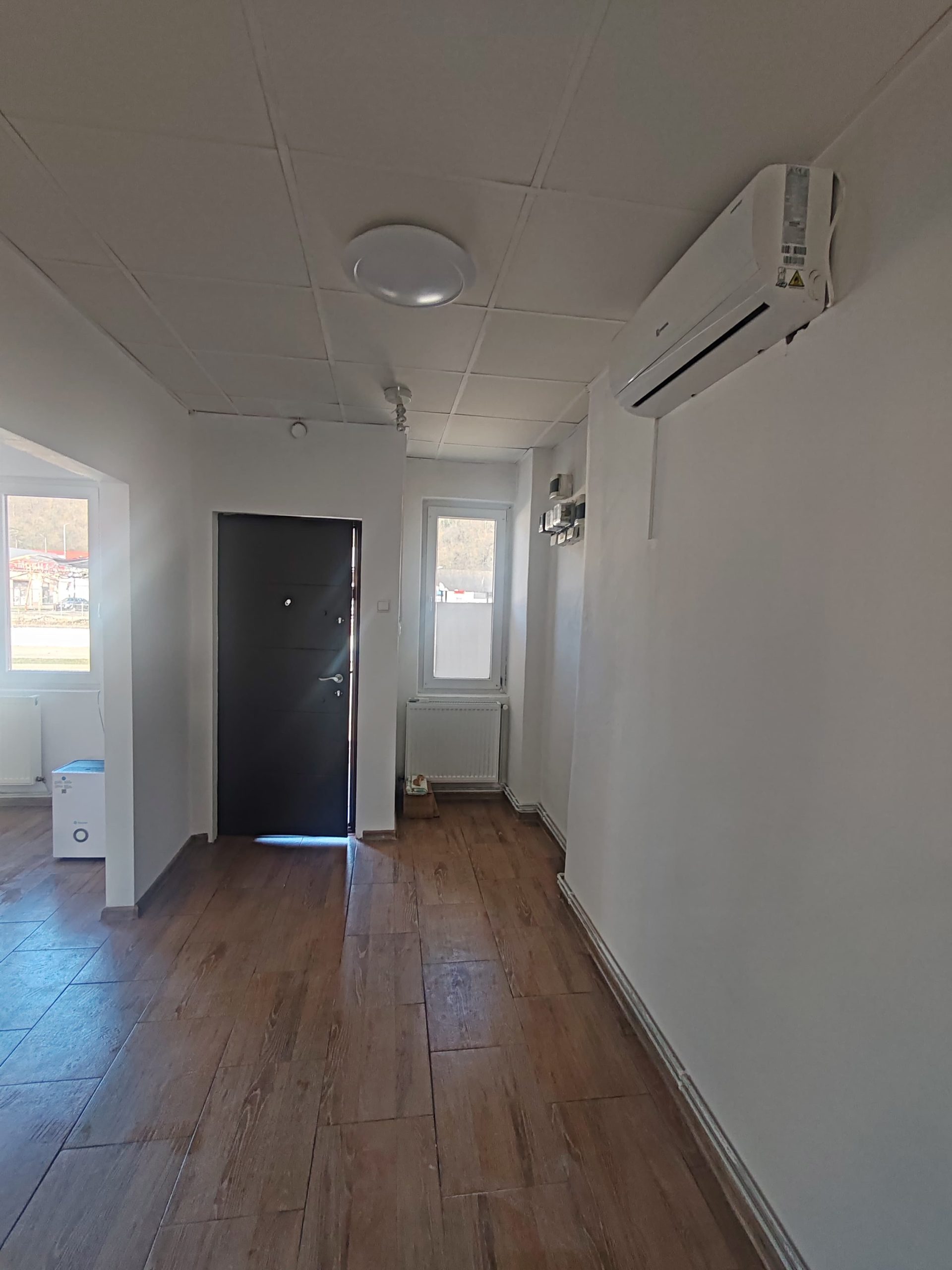 Închiriez spațiu comercial în Reșița