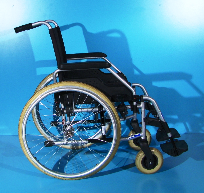 Scaun cu rotile Meyra – latime sezut 46 cm