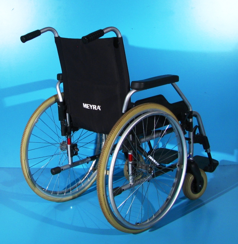 Scaun cu rotile Meyra – latime sezut 46 cm