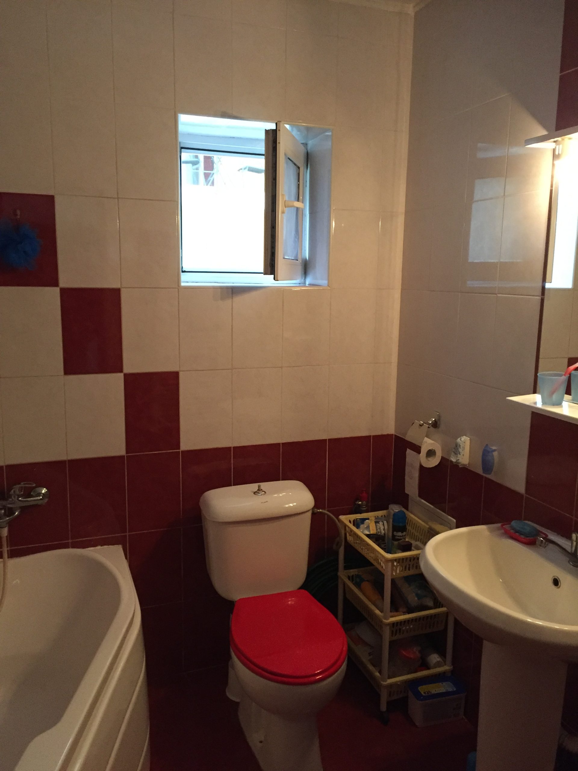 Vând apartament 3 camere, cărămidă, 2008, Bistrița.