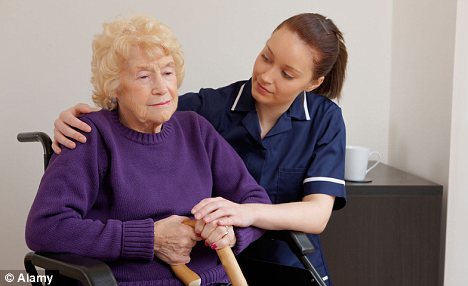 Caut URGENT ingrijitoare varstnic regim INTERN – 5000 Lei