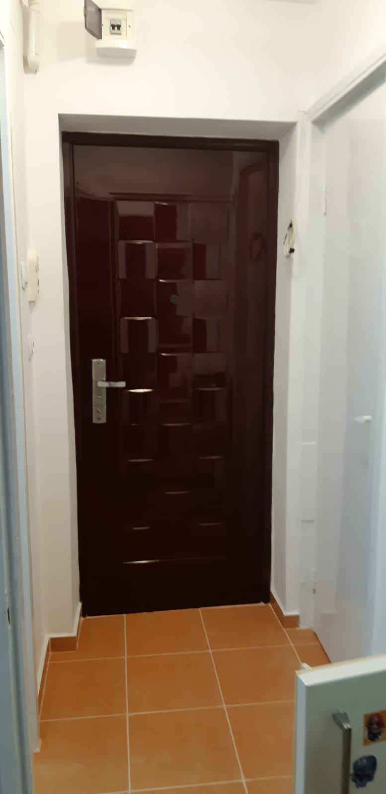 Închiriez în Reghin garsonieră confort I