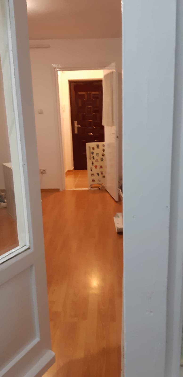 Închiriez în Reghin garsonieră confort I