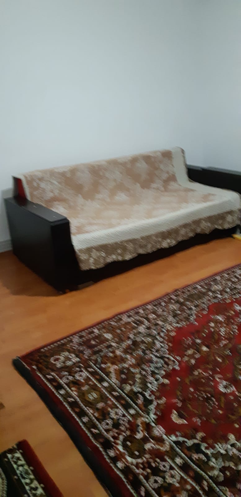 Închiriez în Reghin garsonieră confort I