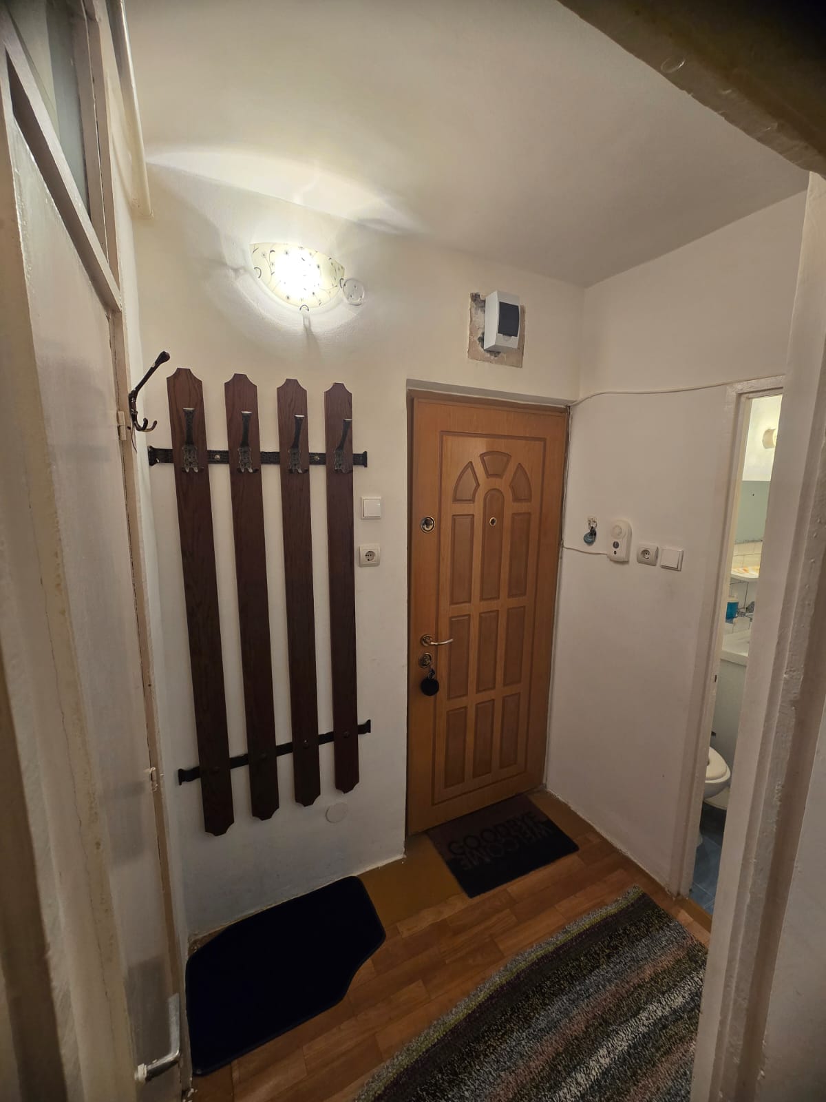 Închiriez în Reghin garsonieră confort I