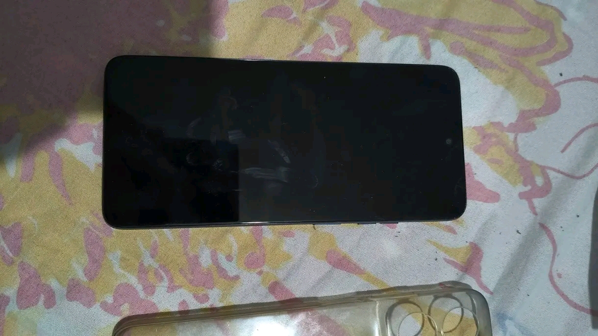 Vând Motorola g05