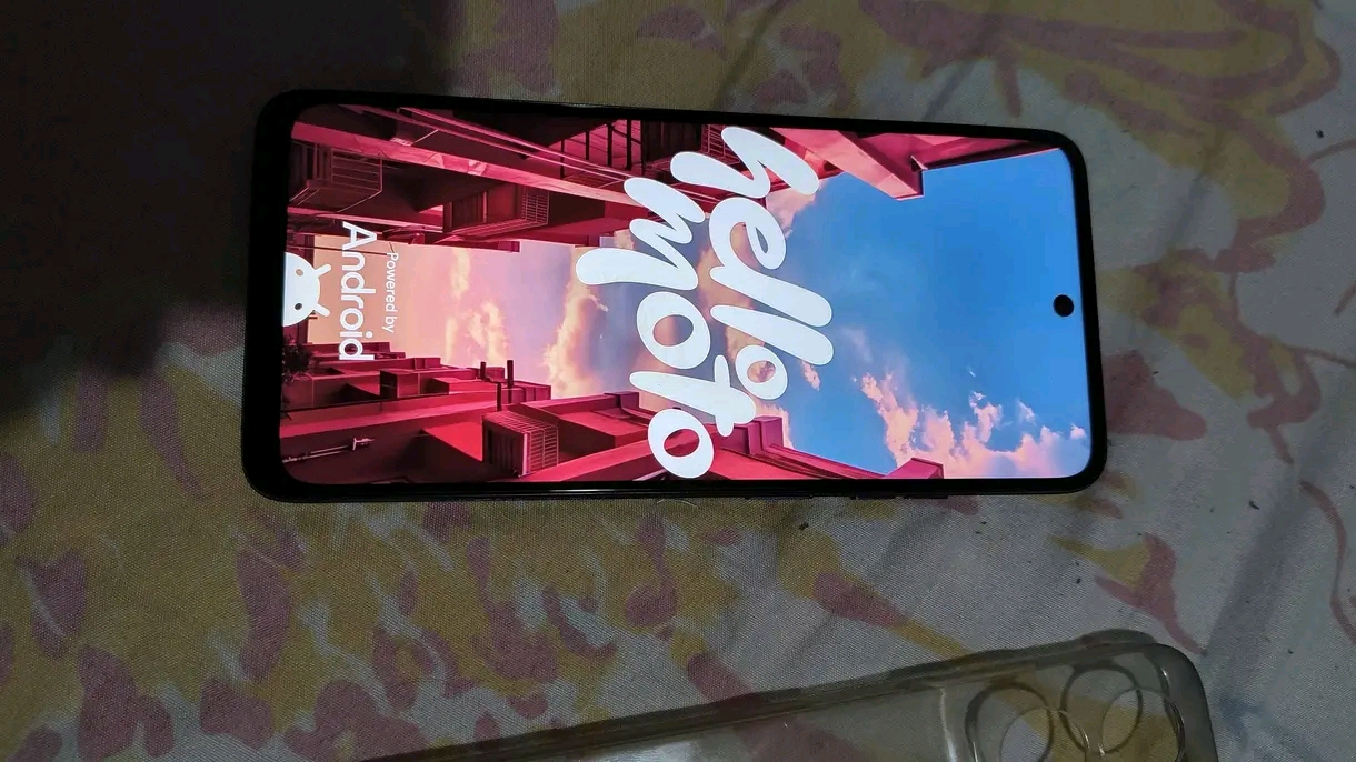 Vând Motorola g05