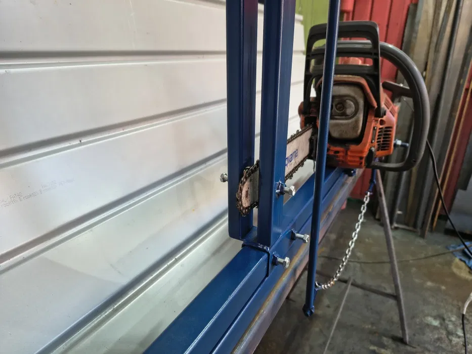 Suport motofierastrau (drujba) tăiat lemn