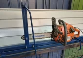 Suport motofierastrau (drujba) tăiat lemn