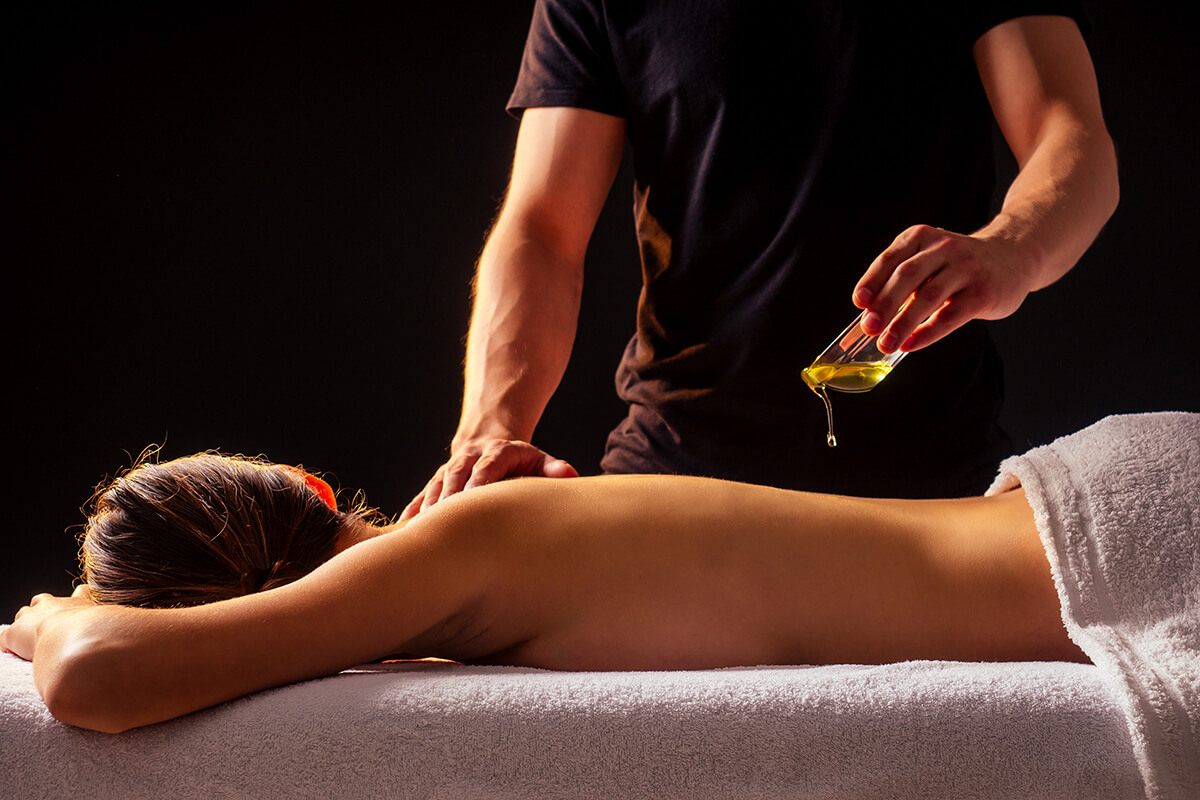 Masaj Relaxare și terapeutic la domiciliu clientului