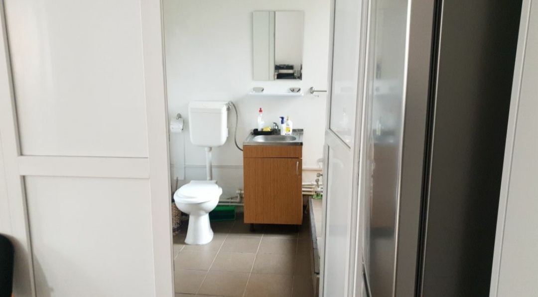 Inchiriez spatiu comercial 40 mp pe strada Amaradia
